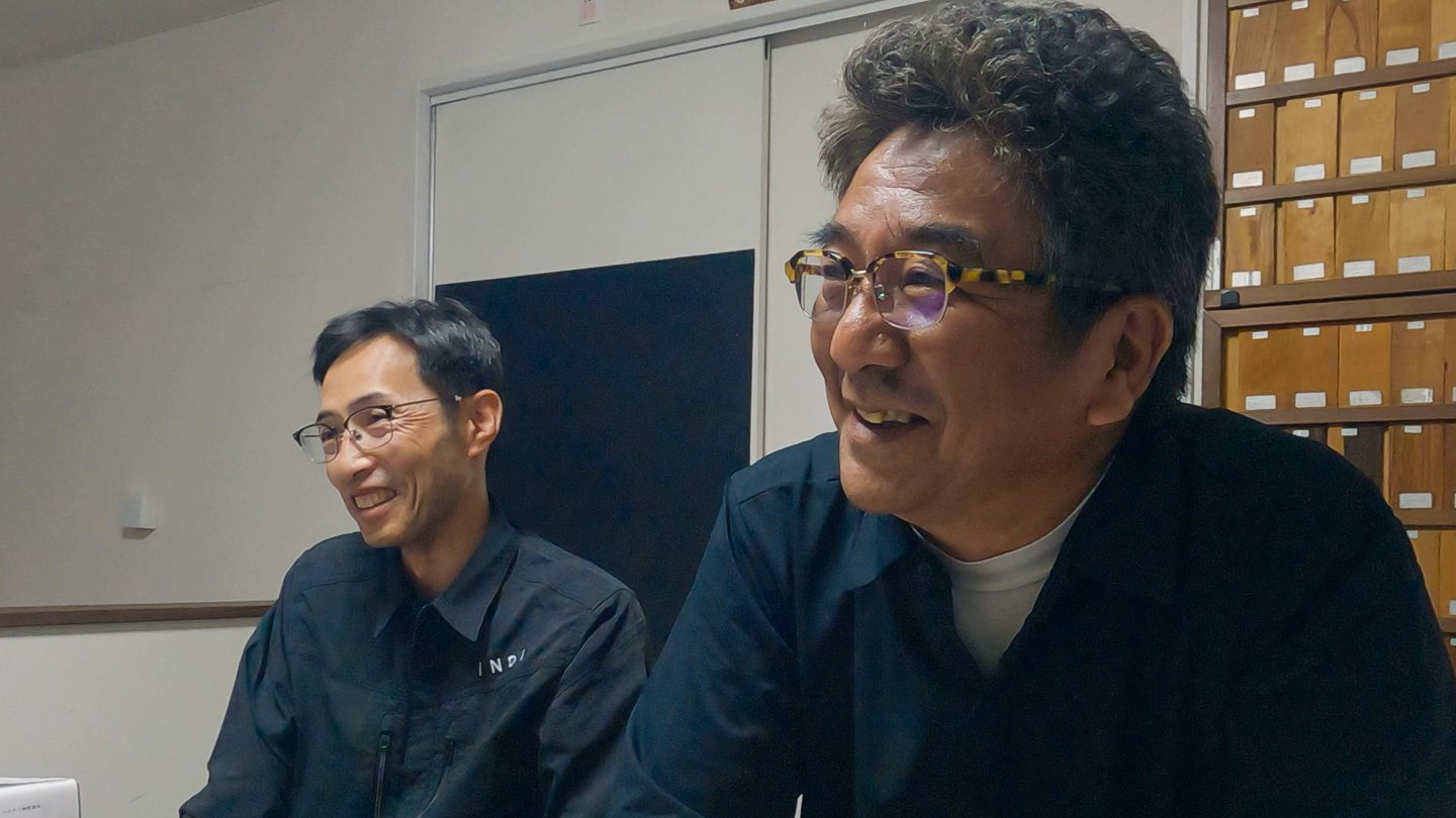 写真報告アプリsmart tag camra（スマートタグカメラ）のインタビューに協力するINDI株式会社の方々